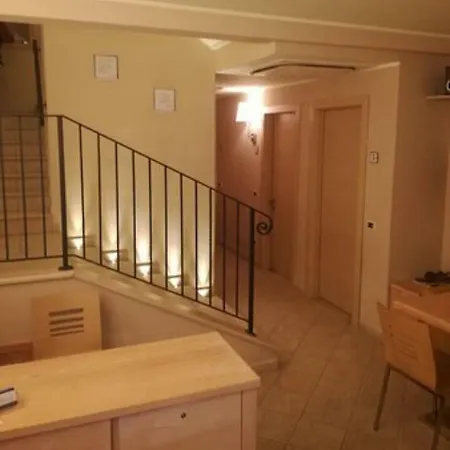 La Casa Di Gino Bed & Breakfast 4*